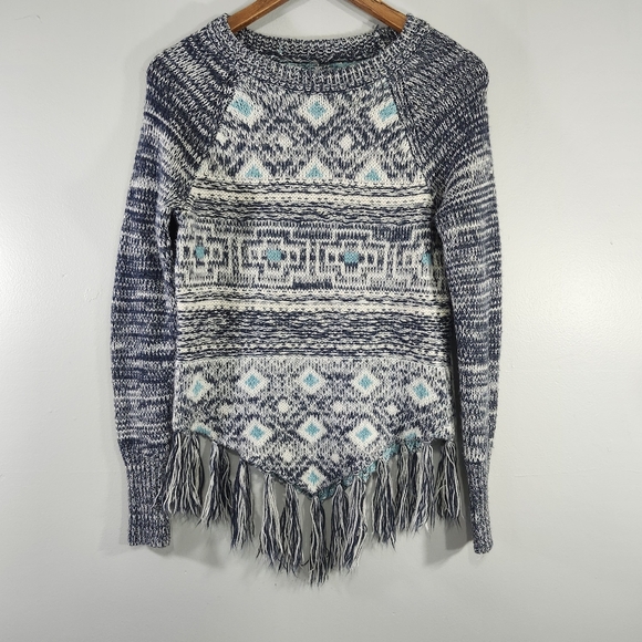 Hollister Sweaters - Hollister size small tasseled bottom hem sweater
